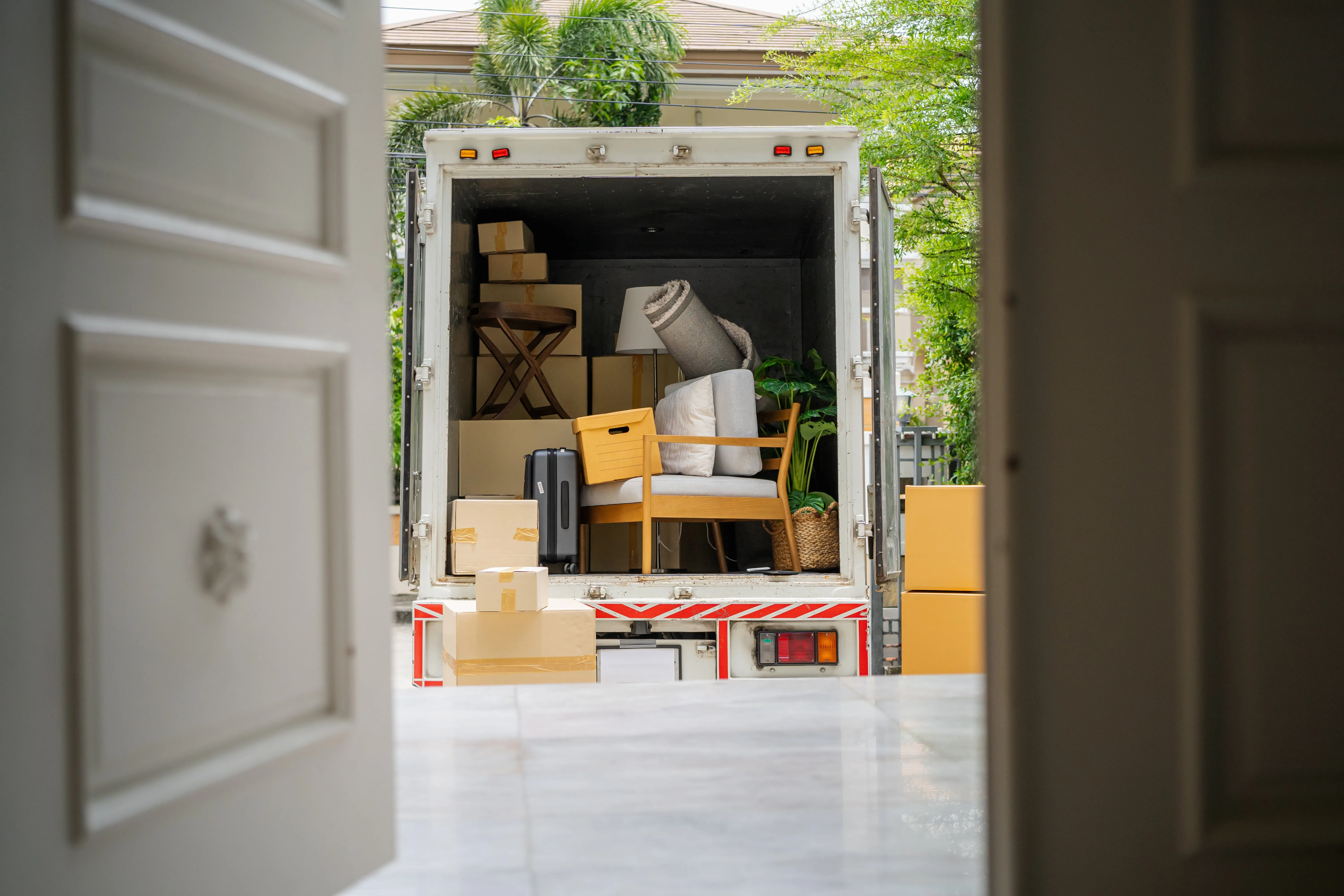 Move-out hauling service with cleared home interior in Utah County